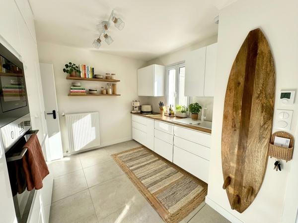 Maison de plain-pied - 4 pièces - 3 suites parentale - Parking - La Rochelle secteur Parc des pères 535 000 € **  - Référence  JH704D10
