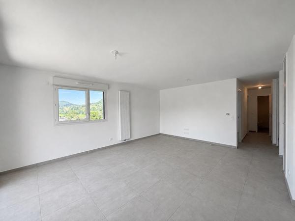 À vendre – Appartement T3 de 68 m² avec balcon à Ambilly (74)