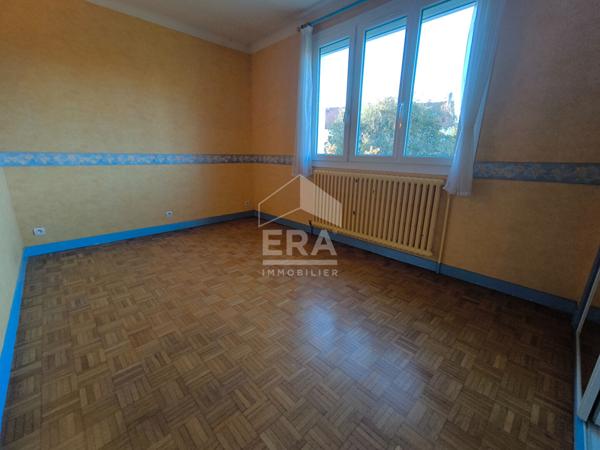 Quartier recherché - Maison de 120m² sur sous-sol - Proche commerces et transports.