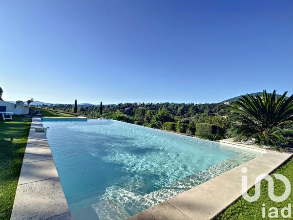 Maison de campagne 6 pièces de 190 m² à LES ISSAMBRES (83380)