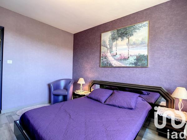 Maison de campagne 6 pièces de 190 m² à LES ISSAMBRES (83380)