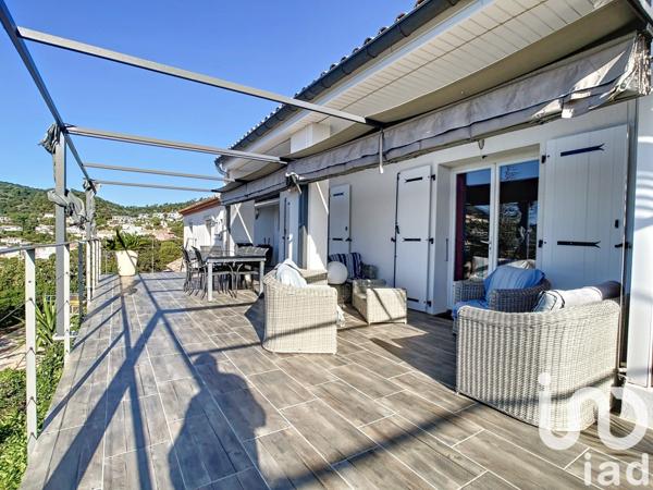 Maison de campagne 6 pièces de 190 m² à LES ISSAMBRES (83380)