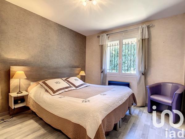 Maison de campagne 6 pièces de 190 m² à LES ISSAMBRES (83380)