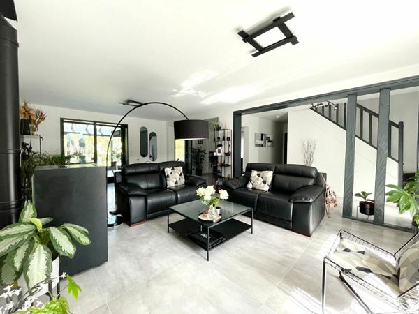 Maison à vendre    6 pièces • 232,72 m2 Montigny-lès-Cormeilles