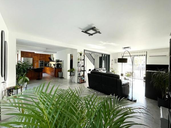 Maison à vendre    6 pièces • 232,72 m2 Montigny-lès-Cormeilles