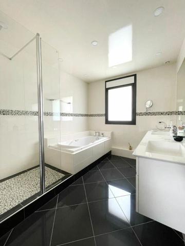 Maison à vendre    6 pièces • 232,72 m2 Montigny-lès-Cormeilles