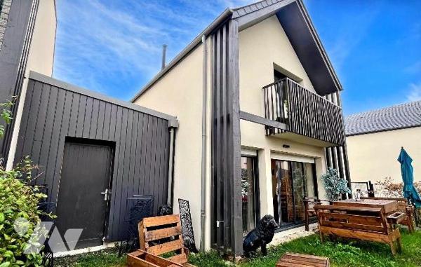 Dinard, quartier du Prieuré : maison de 2022 de 91 m² avec jardin et garage

Construite en 20...