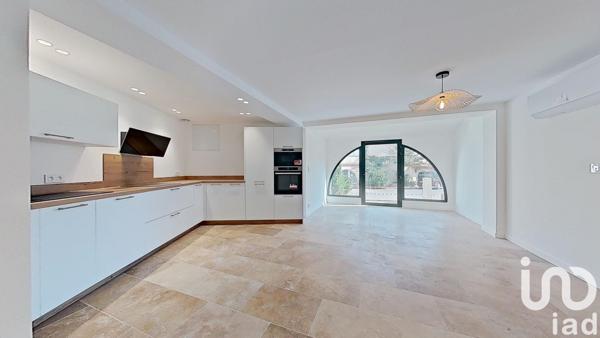 Maison 5 pièces de 104 m² à LES ISSAMBRES (83380)