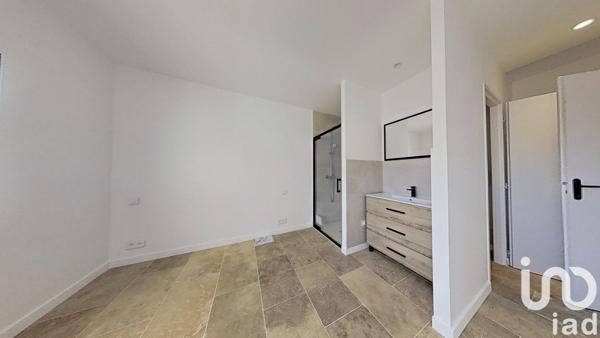 Maison 5 pièces de 104 m² à LES ISSAMBRES (83380)