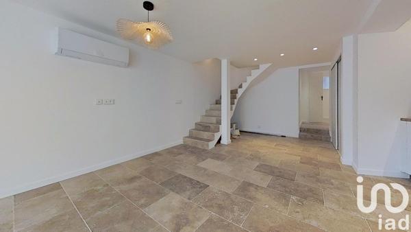 Maison 5 pièces de 104 m² à LES ISSAMBRES (83380)