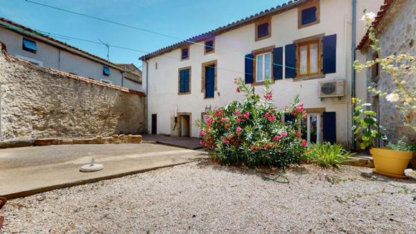 Maison climatisé R+2 avec local commercial  Conilhac Corbieres 7 pièce(s) 166 m2 cours exterieur