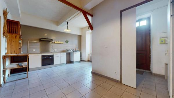 Maison climatisé R+2 avec local commercial  Conilhac Corbieres 7 pièce(s) 166 m2 cours exterieur