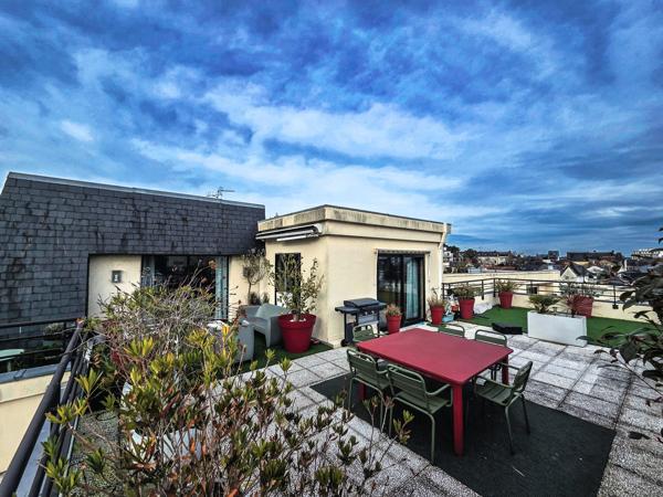 NANTES, EXCEPTIONNEL T4 ROOFTOP avec TERRASSE DE 90 M² et CHEMINEE, GARAGE DOUBLE et CAVE