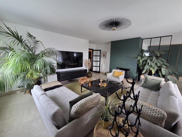 NANTES, EXCEPTIONNEL T4 ROOFTOP avec TERRASSE DE 90 M² et CHEMINEE, GARAGE DOUBLE et CAVE