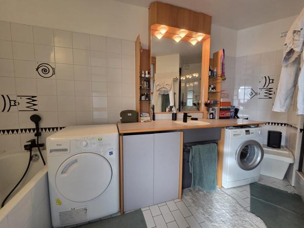 NANTES, EXCEPTIONNEL T4 ROOFTOP avec TERRASSE DE 90 M² et CHEMINEE, GARAGE DOUBLE et CAVE