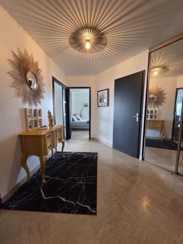 NANTES, EXCEPTIONNEL T4 ROOFTOP avec TERRASSE DE 90 M² et CHEMINEE, GARAGE DOUBLE et CAVE