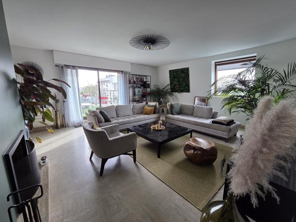 NANTES, EXCEPTIONNEL T4 ROOFTOP avec TERRASSE DE 90 M² et CHEMINEE, GARAGE DOUBLE et CAVE