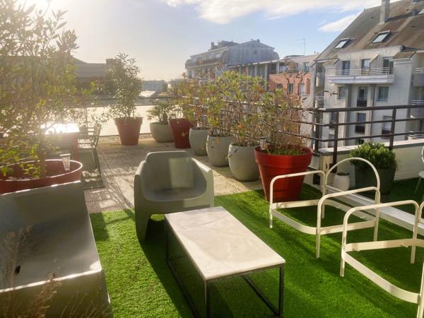 NANTES, EXCEPTIONNEL T4 ROOFTOP avec TERRASSE DE 90 M² et CHEMINEE, GARAGE DOUBLE et CAVE