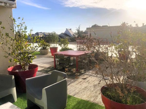 NANTES, EXCEPTIONNEL T4 ROOFTOP avec TERRASSE DE 90 M² et CHEMINEE, GARAGE DOUBLE et CAVE