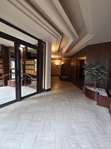 NANTES, EXCEPTIONNEL T4 ROOFTOP avec TERRASSE DE 90 M² et CHEMINEE, GARAGE DOUBLE et CAVE