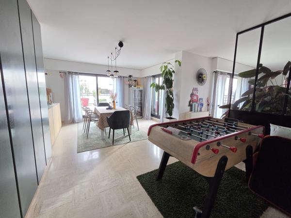 NANTES, EXCEPTIONNEL T4 ROOFTOP avec TERRASSE DE 90 M² et CHEMINEE, GARAGE DOUBLE et CAVE