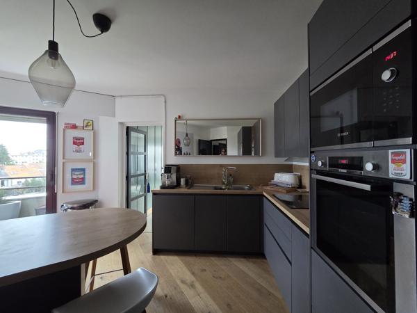NANTES, EXCEPTIONNEL T4 ROOFTOP avec TERRASSE DE 90 M² et CHEMINEE, GARAGE DOUBLE et CAVE
