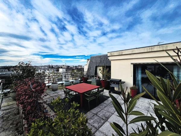 NANTES, EXCEPTIONNEL T4 ROOFTOP avec TERRASSE DE 90 M² et CHEMINEE, GARAGE DOUBLE et CAVE