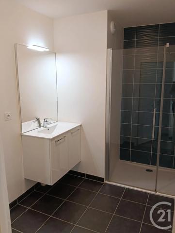 Appartement T3 à vendre  3 pièces - 63,60 m 2   LA ROCHELLE  - 17
