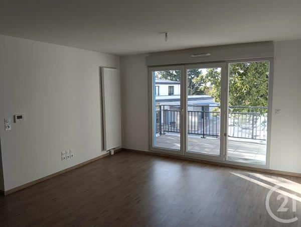 Appartement T3 à vendre  3 pièces - 63,60 m 2   LA ROCHELLE  - 17