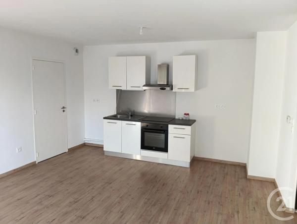 Appartement T3 à vendre  3 pièces - 63,60 m 2   LA ROCHELLE  - 17