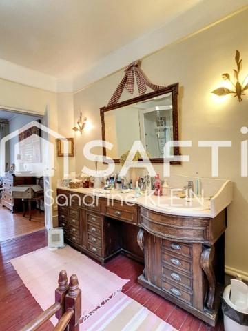 Propriété de caractère, 2 habitations, 304 m², 9 pièces avec jardin.