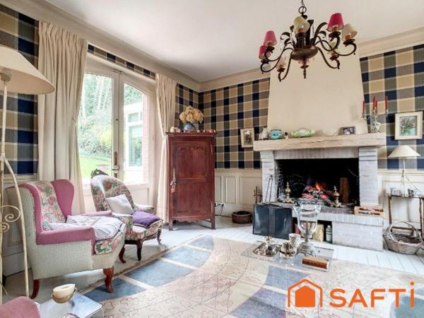 Propriété de caractère, 2 habitations, 304 m², 9 pièces avec jardin.