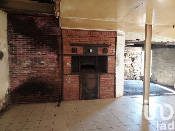 Maison 6 pièces de 300 m² à La Rochefoucauld (16110)