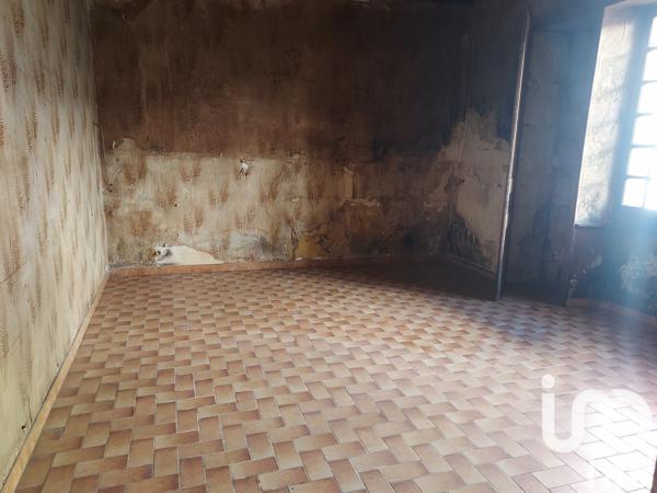 Maison 6 pièces de 300 m² à La Rochefoucauld (16110)