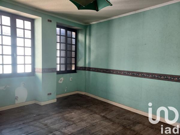 Maison 6 pièces de 300 m² à La Rochefoucauld (16110)