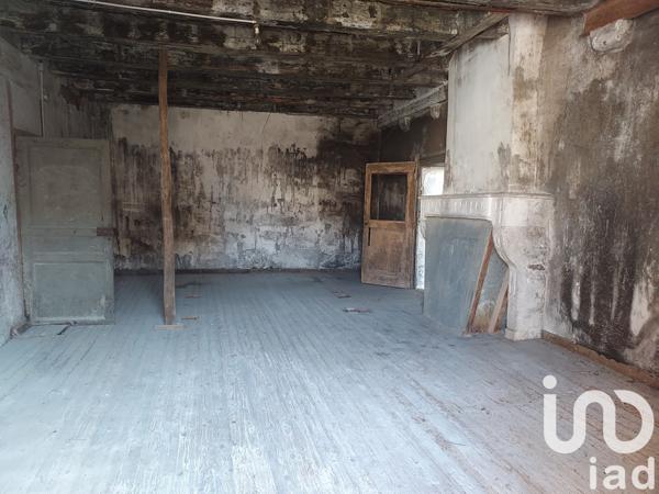 Maison 6 pièces de 300 m² à La Rochefoucauld (16110)