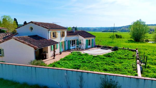 Au coeur d'un écrin de verdure de 3 hectares