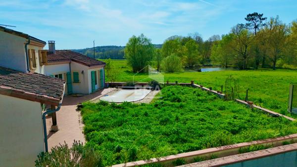 Au coeur d'un écrin de verdure de 3 hectares