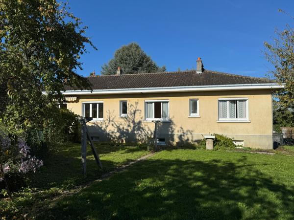 Espace de vie , tout de plain-pied   -   Ateliers & garages !