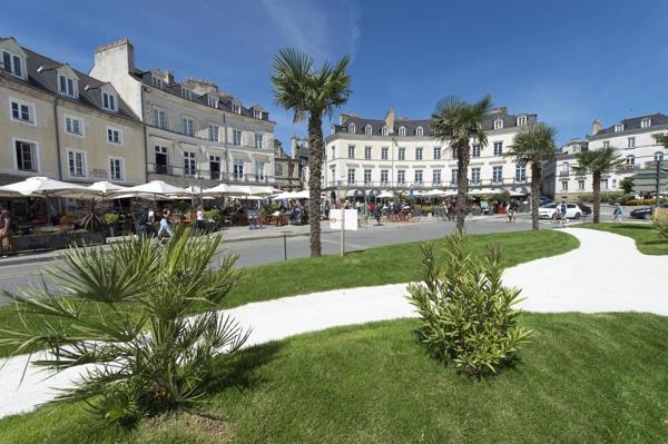 APPARTEMENT T2 VANNES CENTRE PORT A PIED ASCENSEUR ET GARAGE