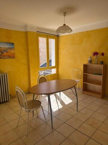 Appartement F3 meublé centre ville 21 appartements