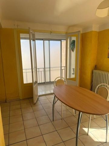 Appartement F3 meublé centre ville 21 appartements