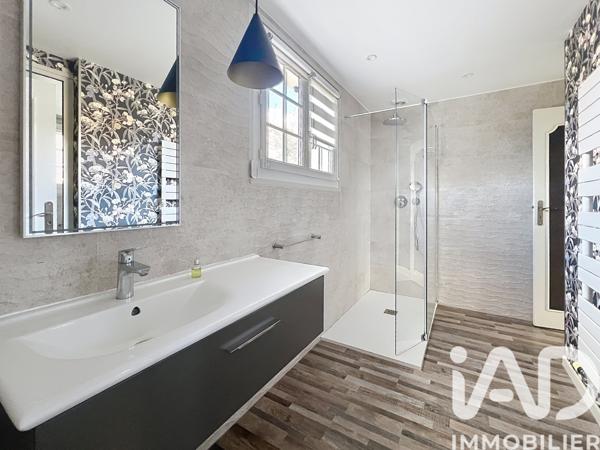 Maison à vendre 8 pièces 192 m² Le Mesnil-Esnard