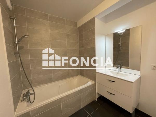 Location Appartement 3 pièces 65.39 m² - 3 AVENUE DE LA SEICHE Chartres De Bretagne 35135