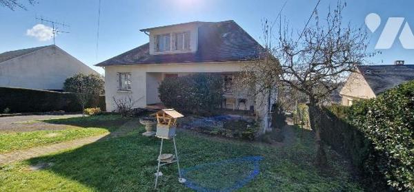 Maison à Vendre à Thouars (79100) en Deux-Sèvres (79)

Cette maison de 148 m² située à Thouar...