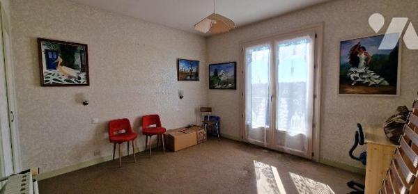 Maison à Vendre à Thouars (79100) en Deux-Sèvres (79)

Cette maison de 148 m² située à Thouar...