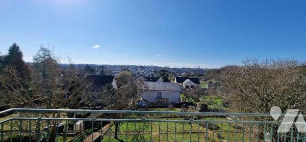 Maison à Vendre à Thouars (79100) en Deux-Sèvres (79)

Cette maison de 148 m² située à Thouar...