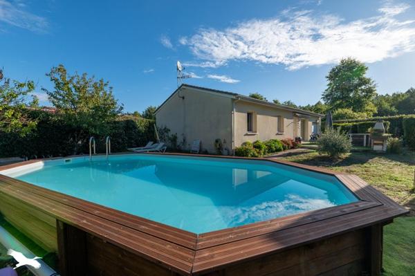 Maison 303 700 € Hourtin 5 p 101 m² DPE C