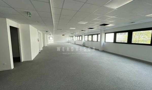 A LOUER : PLATEAU DE BUREAUX DE 405,43 M² AVEC 7 STATIONNEMENTS EN SOUS SOL