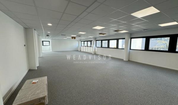 A LOUER : PLATEAU DE BUREAUX DE 405,43 M² AVEC 7 STATIONNEMENTS EN SOUS SOL